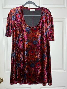 NATURAL LIFE Velvet Floral Scoop-Neck Tunic Dress in Burgundy Multi Colors S